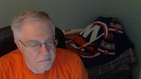 Snapshot of islesman22 chatting on April 12, 2:16 am islesman22 online show from April 12, 2:16 am