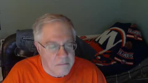 Snapshot of islesman22 chatting on April 17, 12:46 am islesman22 online show from April 17, 12:46 am