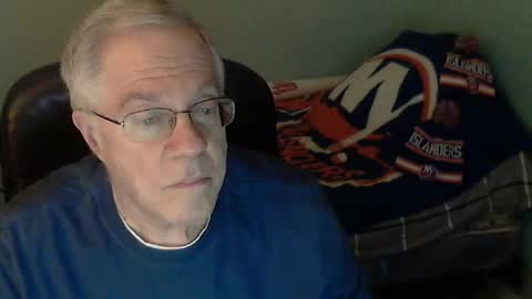 Snapshot of islesman22 chatting on April 19, 1:38 am islesman22 online show from April 19, 1:38 am