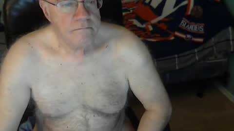 Snapshot of islesman22 chatting on April 21, 9:15 am islesman22 online show from April 21, 9:15 am