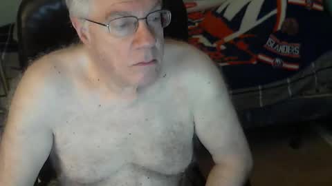 Snapshot of islesman22 chatting on April 24, 9:23 am islesman22 online show from April 24, 9:23 am