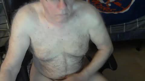 Snapshot of islesman22 chatting on May 2, 9:58 am islesman22 online show from May 2, 9:58 am