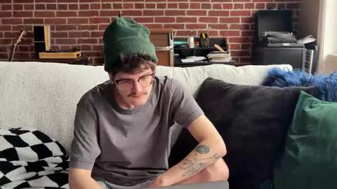 isocialmedia online show from March 3, 3:07 pm