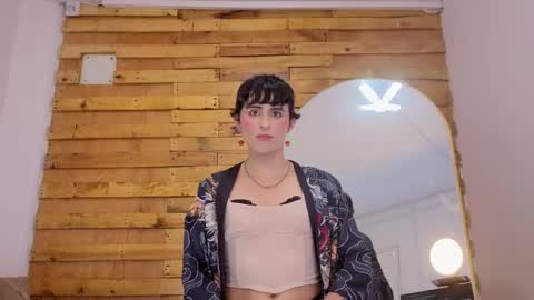 Isol online show from April 17, 11:41 pm