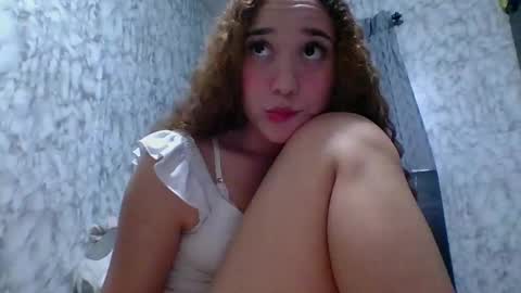 Snapshot of issa30213 chatting on December 23, 6:33 am Issa online show from December 23, 6:33 am