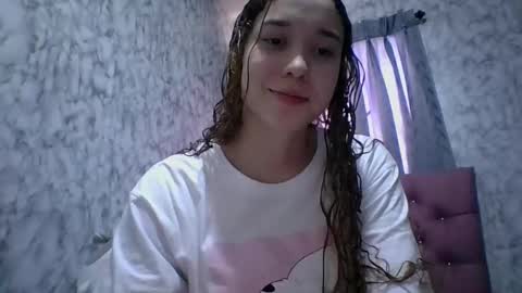 Snapshot of issa30213 chatting on January 22, 9:43 pm Issa online show from January 22, 9:43 pm