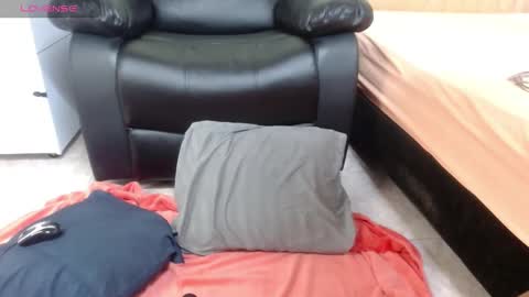 Snapshot of issa_km chatting on February 28, 6:43 am issa_km online show from February 28, 6:43 am