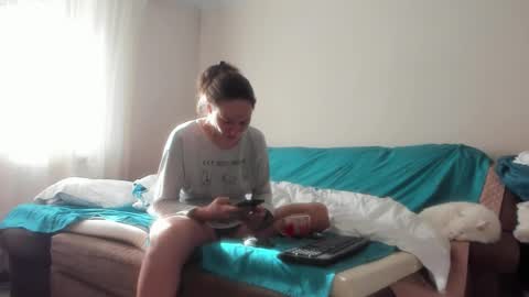 Issabelle online show from March 8, 6:50 am