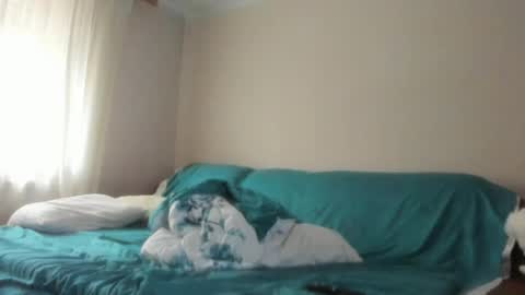 Issabelle online show from April 8, 5:29 am