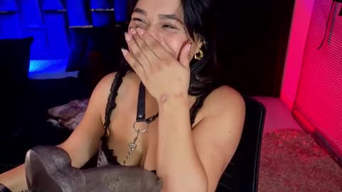 Issafoxx online show from March 16, 1:15 pm