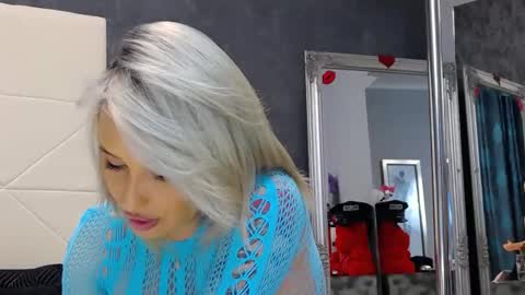 IssaSmyth online show from March 17, 5:05 pm