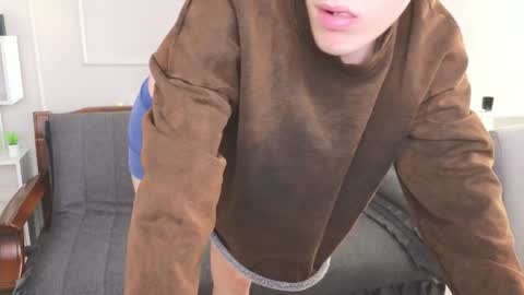 Snapshot of istairee chatting on January 9, 9:48 am Maks online show from January 9, 9:48 am