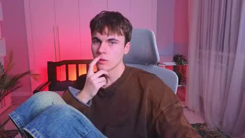 Snapshot of istairee chatting on February 1, 1:41 pm Maks online show from February 1, 1:41 pm