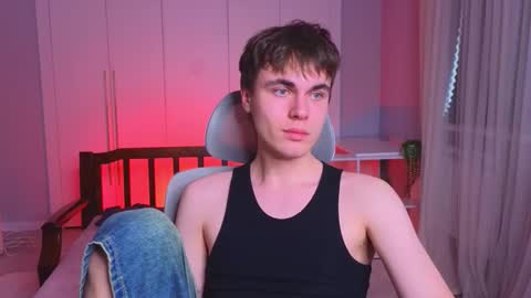 Snapshot of istairee chatting on February 6, 10:15 am Maks online show from February 6, 10:15 am