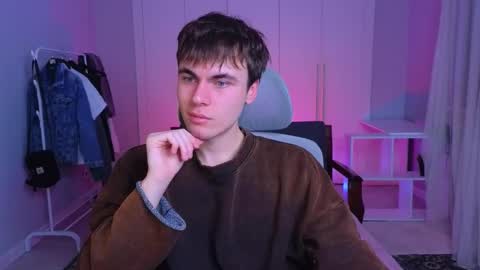 Snapshot of istairee chatting on February 13, 1:37 pm Maks online show from February 13, 1:37 pm