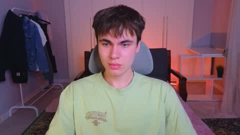 Snapshot of istairee chatting on February 16, 10:10 am Maks online show from February 16, 10:10 am