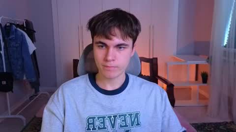 Snapshot of istairee chatting on February 23, 9:11 am Maks online show from February 23, 9:11 am