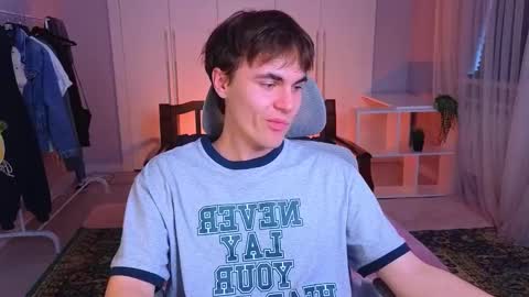 Snapshot of istairee chatting on March 6, 12:41 pm Maks online show from March 6, 12:41 pm