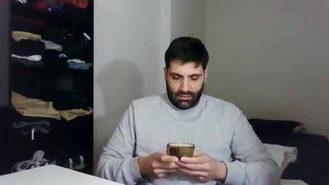 Snapshot of italianboybcn chatting on January 14, 7:59 am italianboybcn online show from January 14, 7:59 am