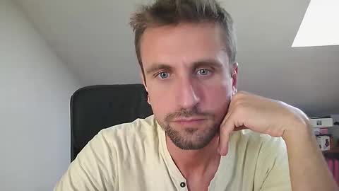 Snapshot of italiano116116 chatting on September 18, 1:02 pm italiano116116 online show from September 18, 1:02 pm