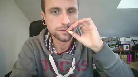 Snapshot of italiano116116 chatting on December 1, 2:55 pm italiano116116 online show from December 1, 2:55 pm