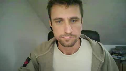 Snapshot of italiano116116 chatting on December 22, 10:01 am italiano116116 online show from December 22, 10:01 am