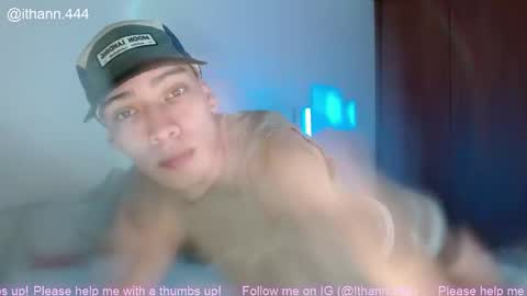 Snapshot of ithan_rose chatting on November 18, 6:18 am Ithan online show from November 18, 6:18 am