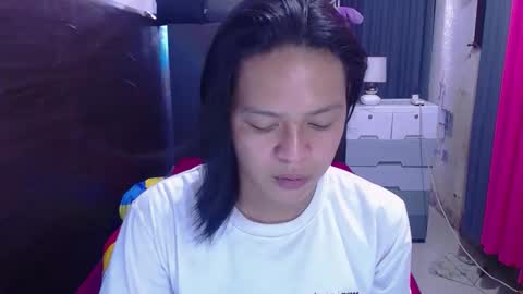 Snapshot of its_asiandave chatting on December 6, 12:45 am DAVE online show from December 6, 12:45 am