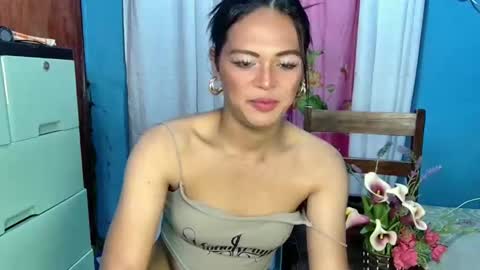 Snapshot of its_asiandave chatting on February 2, 11:40 am DAVE online show from February 2, 11:40 am