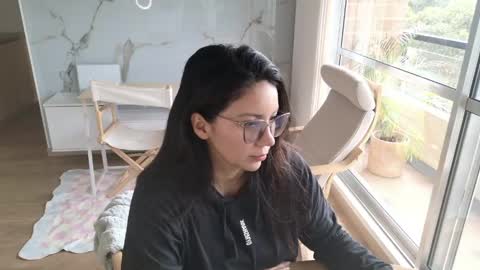 Snapshot of its_jessi chatting on May 11, 8:28 pm Jessi online show from May 11, 8:28 pm