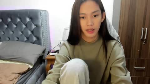 Snapshot of its_me_cora chatting on February 6, 4:58 pm Cora online show from February 6, 4:58 pm