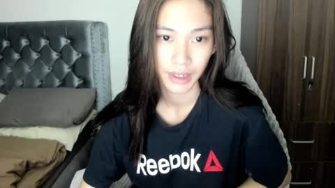 Snapshot of its_me_cora chatting on February 7, 5:41 am Cora online show from February 7, 5:41 am