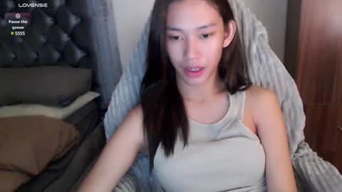 Snapshot of its_me_cora chatting on March 3, 6:15 am Cora online show from March 3, 6:15 am