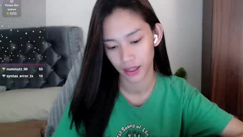 Snapshot of its_me_cora chatting on March 6, 4:49 pm Cora online show from March 6, 4:49 pm