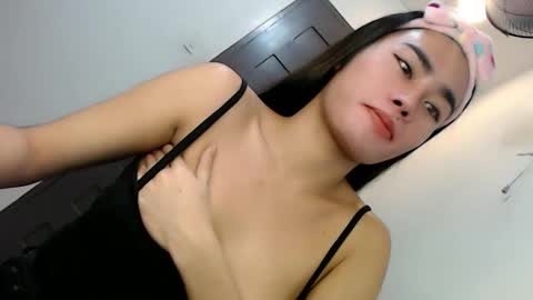 Snapshot of its_me_vanesa chatting on November 21, 10:19 pm its_me_vanesa online show from November 21, 10:19 pm