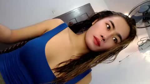 Snapshot of its_me_vanesa chatting on December 22, 3:14 am its_me_vanesa online show from December 22, 3:14 am