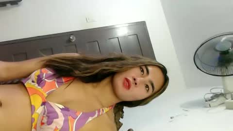 Snapshot of its_me_vanesa chatting on February 4, 11:09 pm its_me_vanesa online show from February 4, 11:09 pm