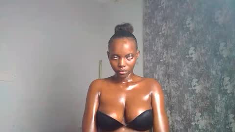 Snapshot of its_metney chatting on May 16, 9:13 pm Metney online show from May 16, 9:13 pm