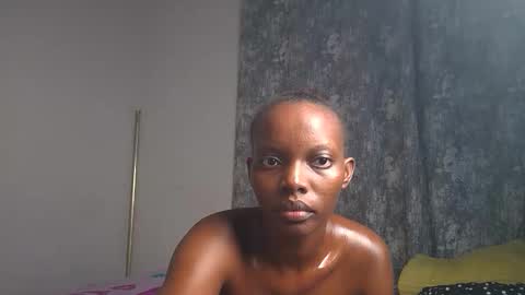 Snapshot of its_metney chatting on May 18, 3:02 am Metney online show from May 18, 3:02 am