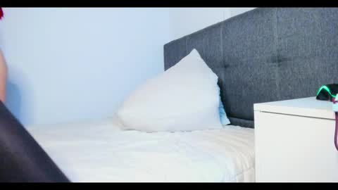Snapshot of its_sof chatting on April 22, 3:42 am Sophie online show from April 22, 3:42 am