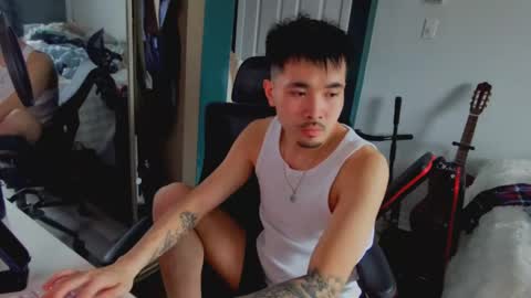 Snapshot of itsagoodboy69 chatting on April 7, 8:53 pm asiancollegebro online show from April 7, 8:53 pm