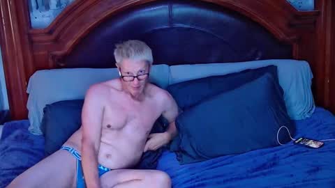 Snapshot of itsallaboutme68 chatting on October 7, 7:05 am Just John online show from October 7, 7:05 am