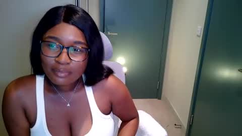 Snapshot of itsanna_b chatting on July 1, 12:56 am itsanna_b online show from July 1, 12:56 am