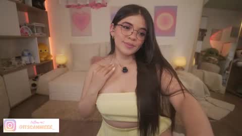Snapshot of itscammieee chatting on July 28, 9:25 pm Camila but you can call me online show from July 28, 9:25 pm