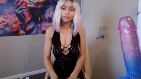 Snapshot of itsfantasymodeling chatting on June 6, 9:41 pm ItsFantasyI online show from June 6, 9:41 pm