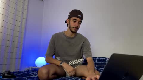 itsmartin_ online show from February 11, 9:09 pm