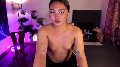 Snapshot of itsmesianaa29 chatting on May 30, 1:52 pm Siana online show from May 30, 1:52 pm