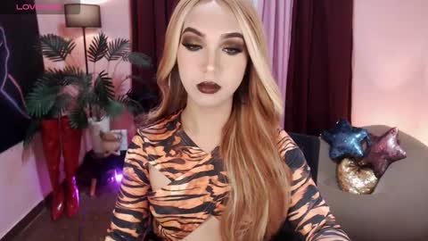 Snapshot of itsmesofiaa69 chatting on November 4, 6:29 pm Sofia online show from November 4, 6:29 pm