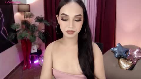 Snapshot of itsmesofiaa69 chatting on November 10, 4:39 pm Sofia online show from November 10, 4:39 pm