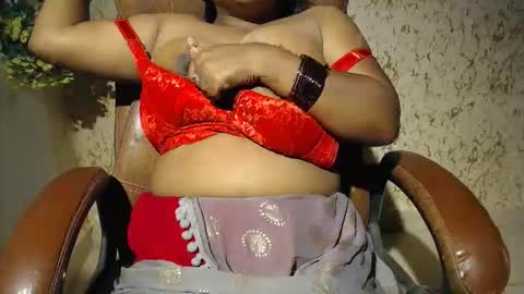 Snapshot of itsmiradesire chatting on April 9, 4:34 am Mira online show from April 9, 4:34 am